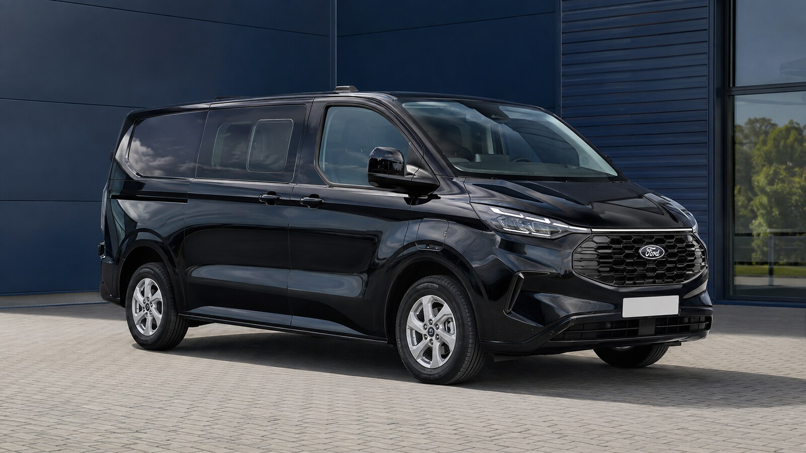 Transit Custom 320 L2 PHEV Double Cab Limited stock image